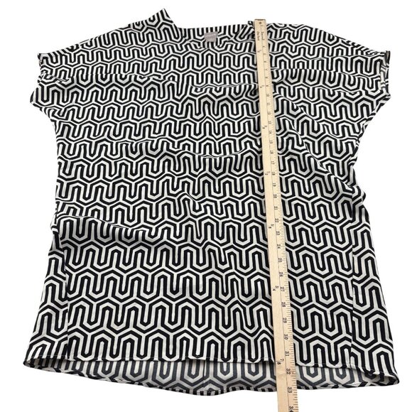Chicos Womens Geometric Print Tunic Blouse Size 8/10 Black & White Polyester - Picture 3 of 6